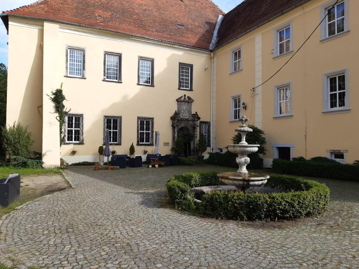 Palac Lasow Piensk Exterior foto