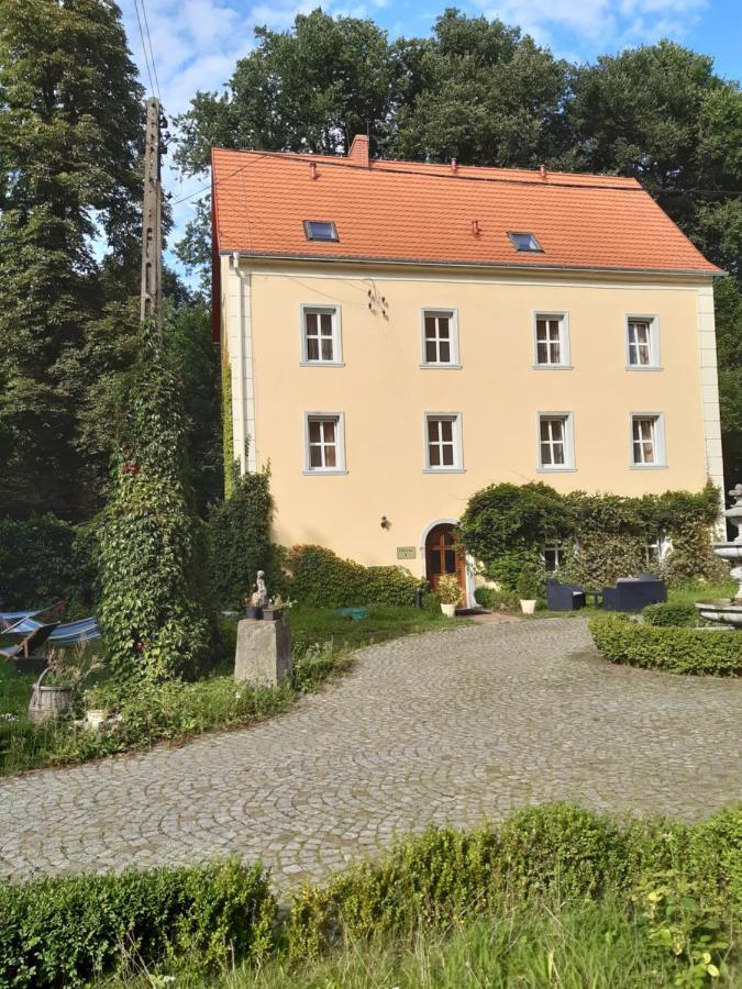 Palac Lasow Piensk Exterior foto