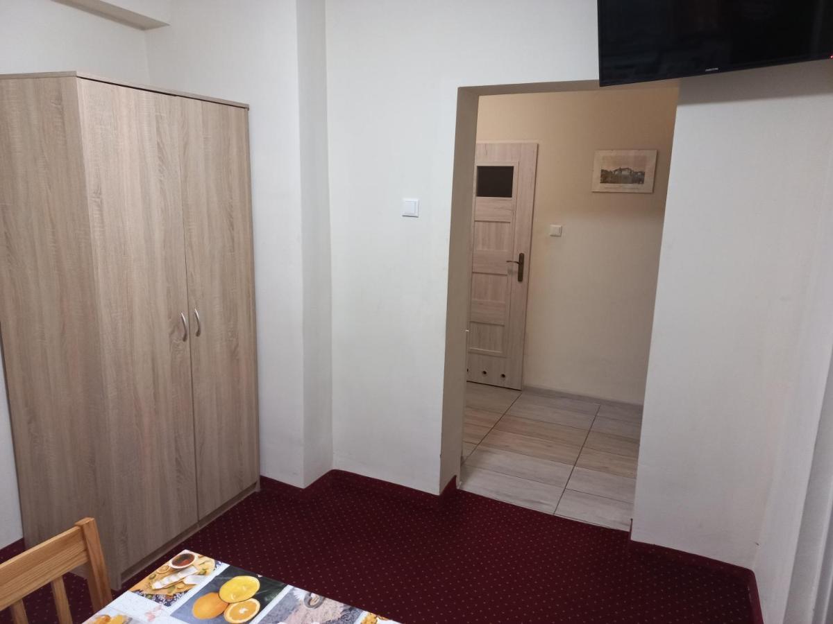 Palac Lasow Piensk Exterior foto
