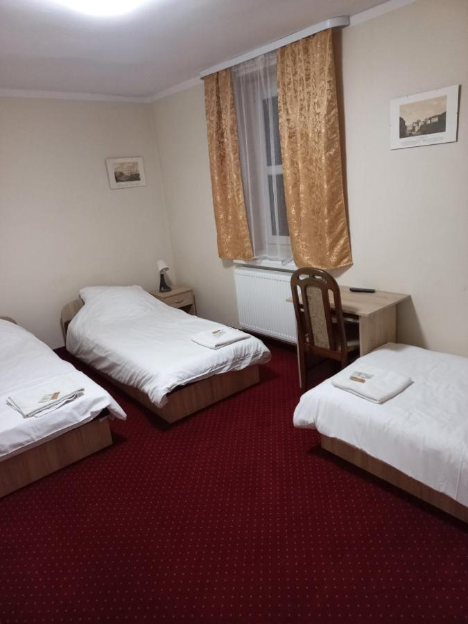 Palac Lasow Piensk Exterior foto